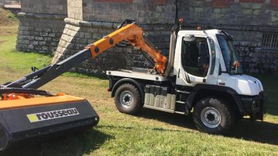 Unimog UGE 218 équipé d’une épareuse ROUSSEAU KASTOR Unimog UGE 218 équipé d’une épareuse ROUSSEAU KASTOR