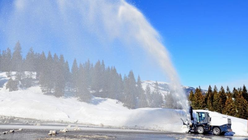 Fraise à neige automotrice Fraise à neige automotrice