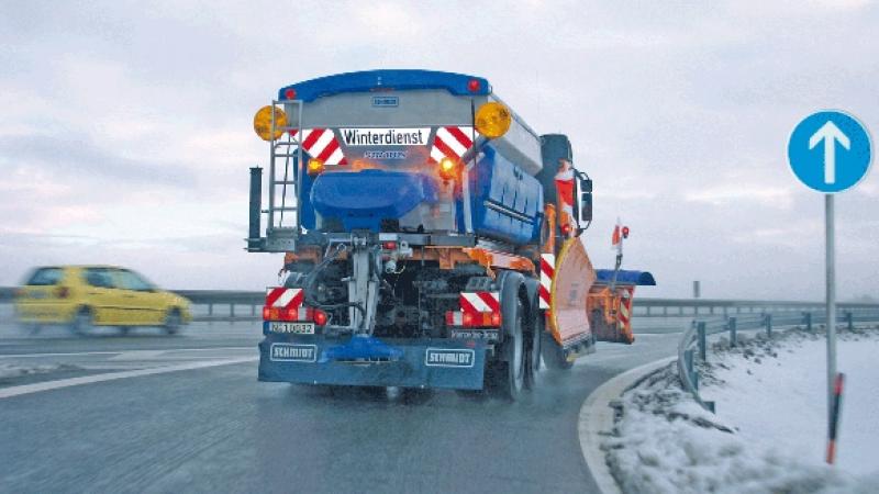 Stratos grande gamme saleuse portée Stratos grande gamme saleuse portée