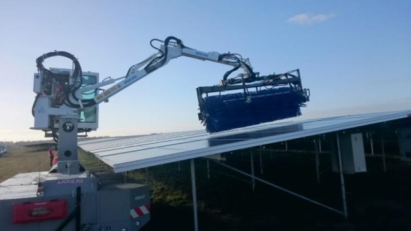 Laveuse de panneaux solaires