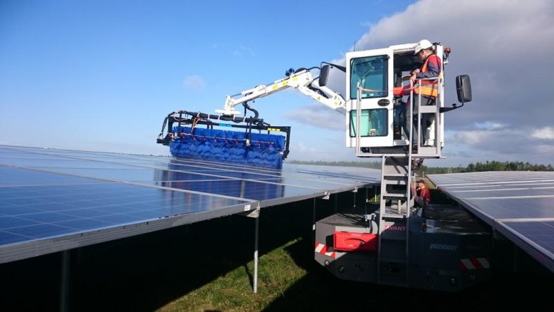 Laveuse de panneaux solaires