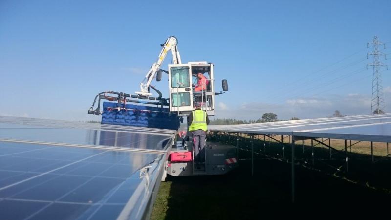 Laveuse de panneaux solaires