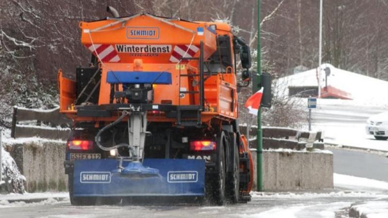 Stratos moyenne gamme saleuse portée Stratos moyenne gamme saleuse portée