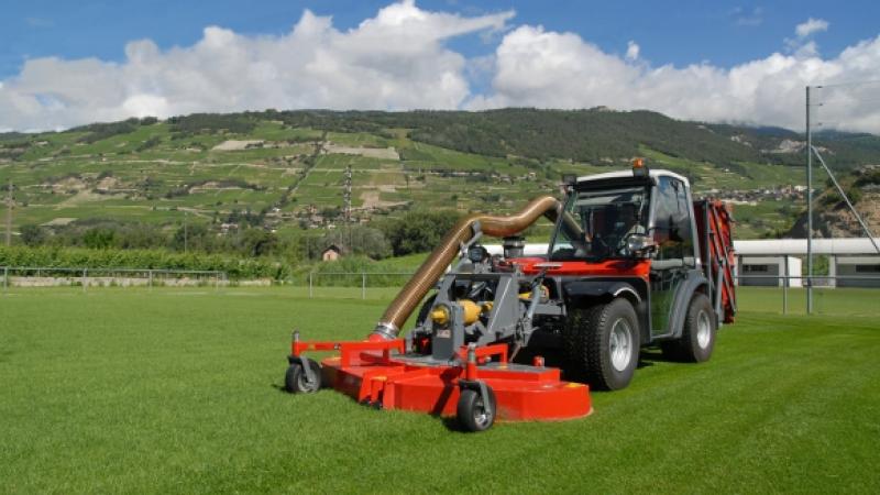 TT240 TRACTEUR DE PENTE TT240 TRACTEUR DE PENTE